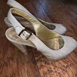 GUC BCBG Gold Corkscrew Peeptoe Shoes